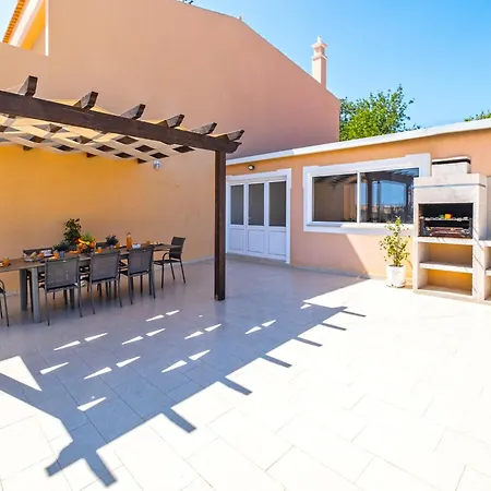 Villa Villa In Albufeira Near Town Center