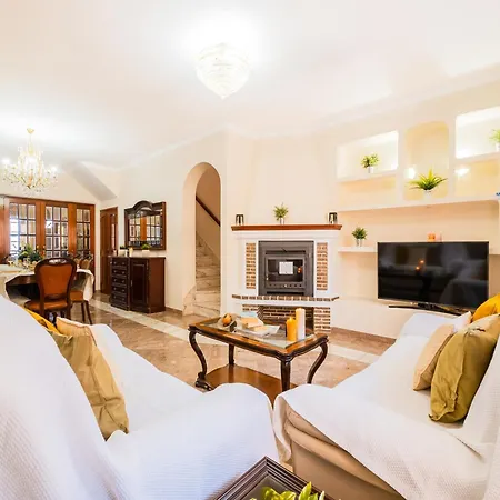 Charming W Private Pool, Wi-fi, A C, Bbq * Albufeira