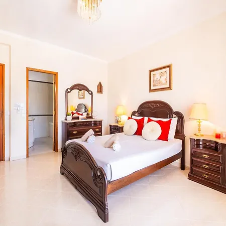 Charming W Private Pool, Wi-fi, A C, Bbq Villa Albufeira