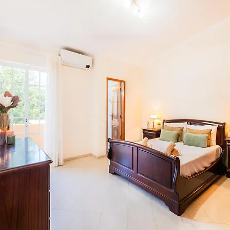 Villa Villa In Albufeira Near Town Center